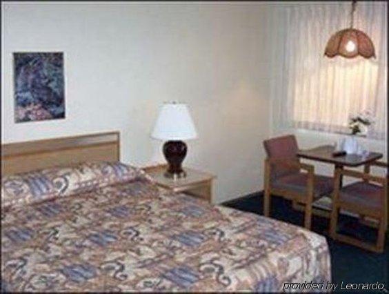 Economy Inn Reedsport Room photo