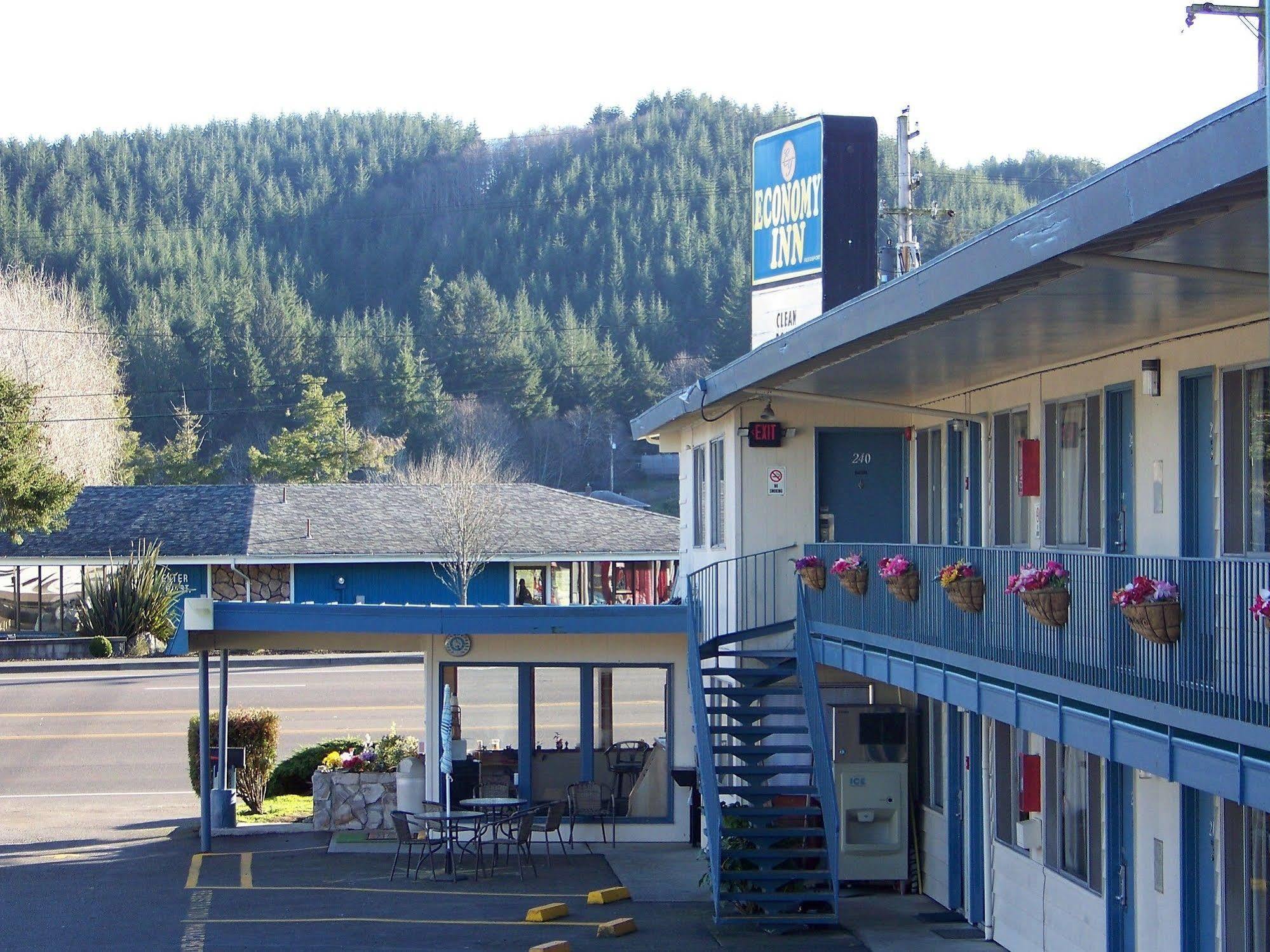 Economy Inn Reedsport Exterior photo