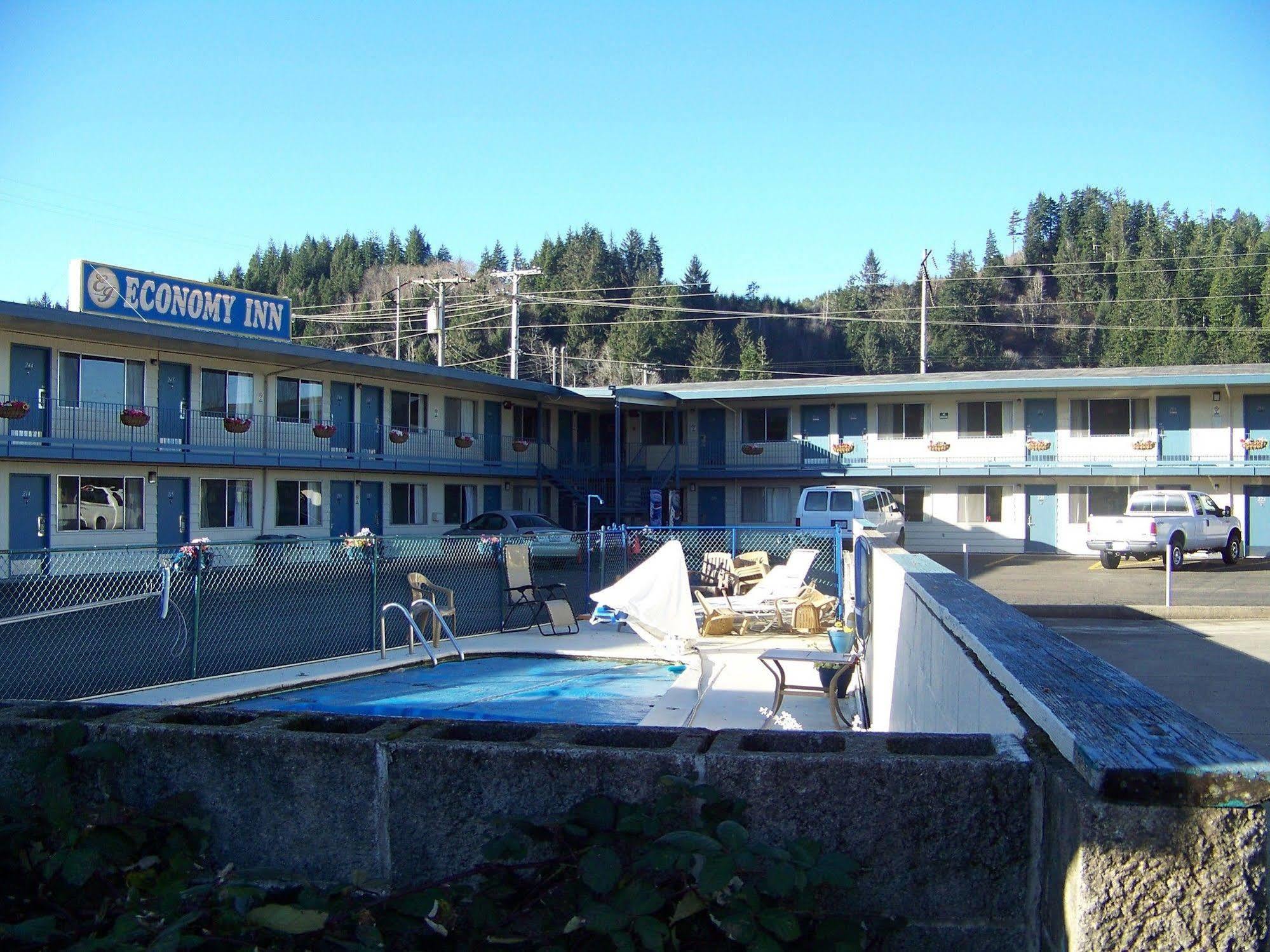 Economy Inn Reedsport Exterior photo