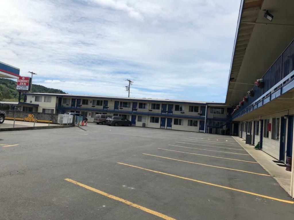 Economy Inn Reedsport Exterior photo